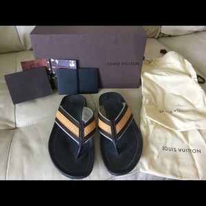 LOUIS VUITTON Women’s flip flops